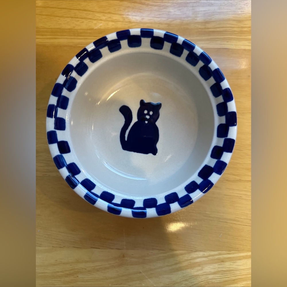 Castlemere stoneware cat food bowl 6 inches in cobalt blue. - Picture 8 of 11